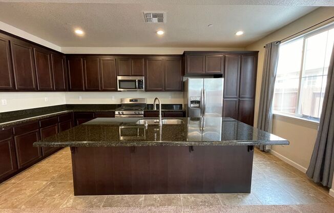 3845 LOOKOUT DR