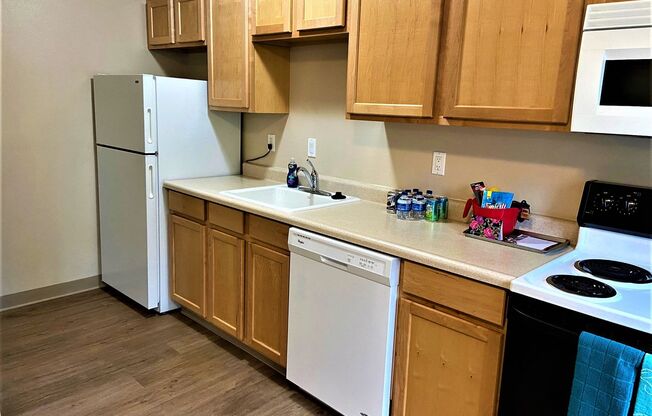 2 beds, 1 bath, 788 sqft, $1,545, Unit 11