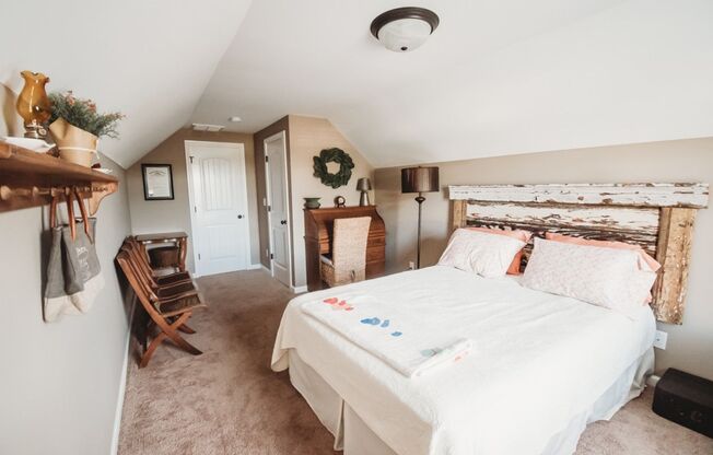 4 beds, 2 baths, $2,800