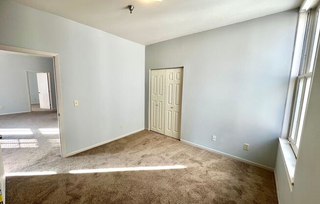 2 beds, 1 bath, $1,295, Unit 305 S 16th St. - Unit 507