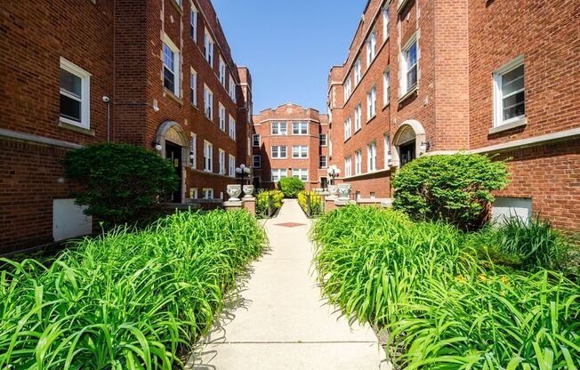 2 beds, 1 bath, 569 sqft, $2,250, Unit 6112-2W