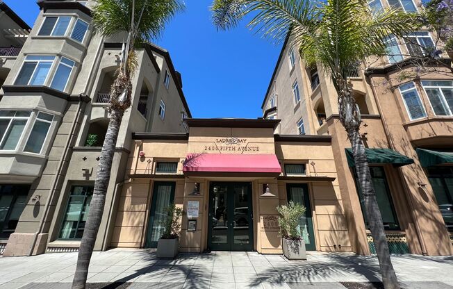 2 bed 2 bath condo with laundry, A/C and fireplace! Heart of Banker's Hill!