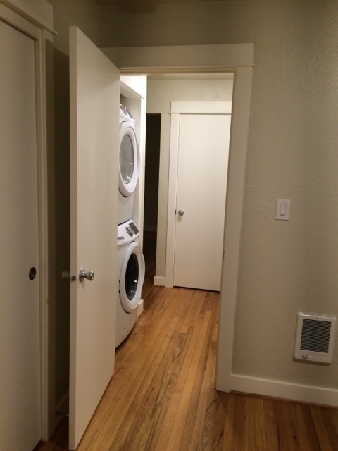 2 beds, 1 bath, 850 sqft, $1,875