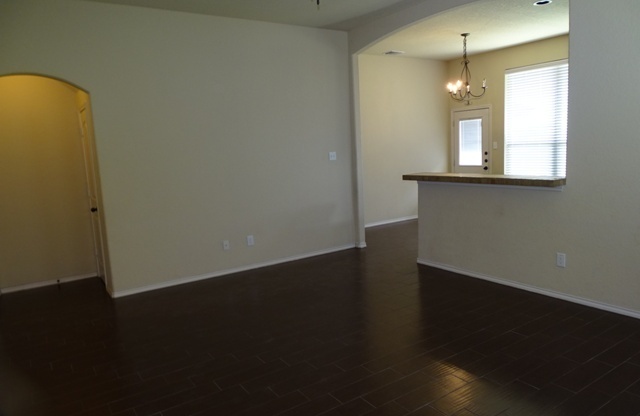 3 beds, 2.5 baths, $1,695
