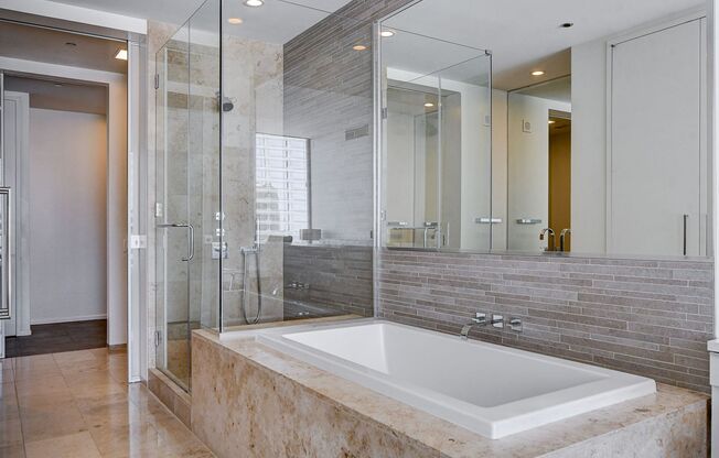 2 beds, 2 baths, $4,400, Unit # 802