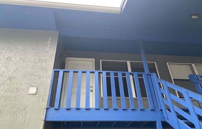 2 Bedroom 1 Bath upstairs unit in Orlando for RENT!