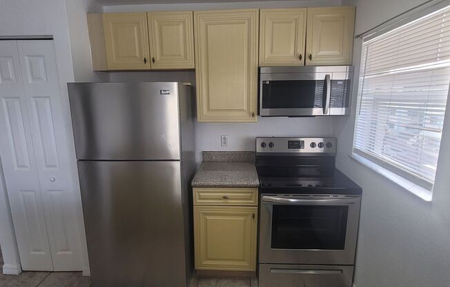 1 bed, 1 bath, 566 sqft, $2,100, Unit 302