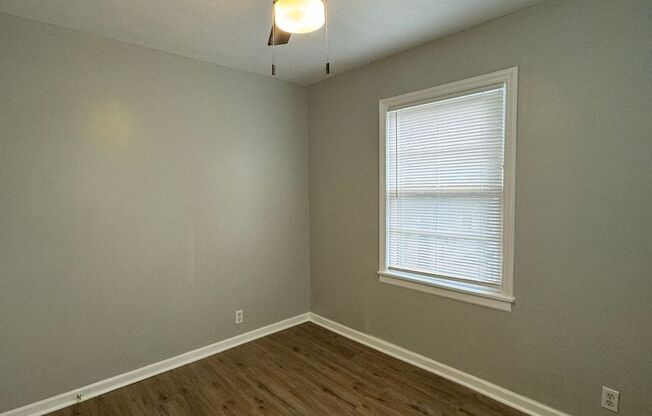 2 beds, 1 bath, $1,250