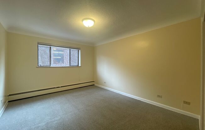 2 beds, 1 bath, 908 sqft, $1,495, Unit 108