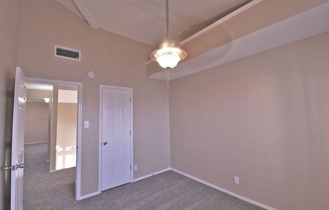 3 beds, 2.5 baths, $1,915