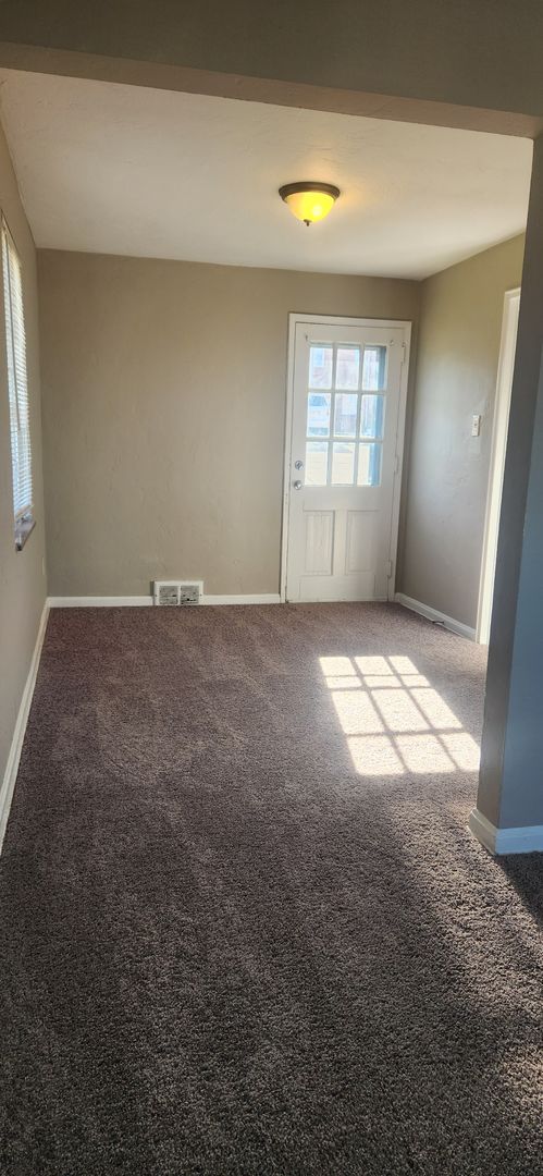 2 beds, 1 bath, 800 sqft, $1,210, Unit 1694 Parkline Dr