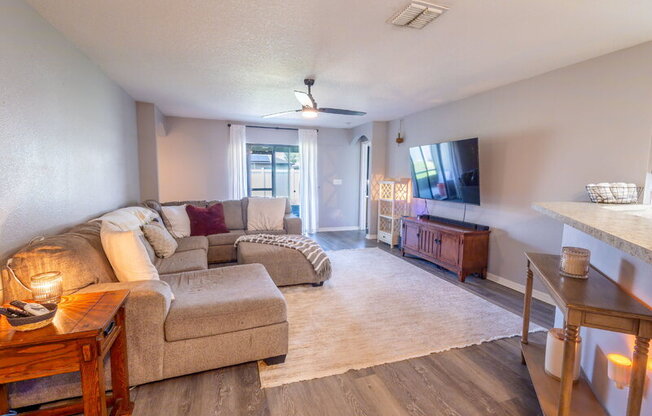 633 CHATHAM WALK DR