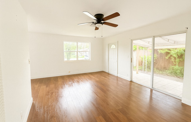 Charming 2BR/1BA Apartment in Sunrise – $2,300/Month