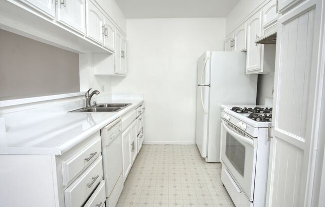 1 bed, 1 bath, $1,950, Unit # 4