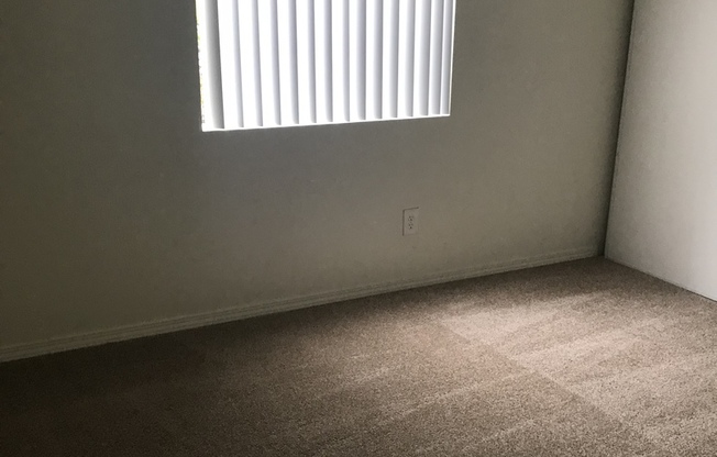 1 bed, 1 bath, 504 sqft, $1,450, Unit E-03