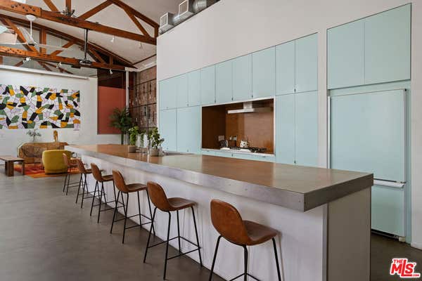 718 N FIGUEROA ST