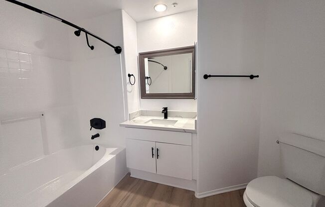 1 bed, 1 bath, 768 sqft, $2,498, Unit 114