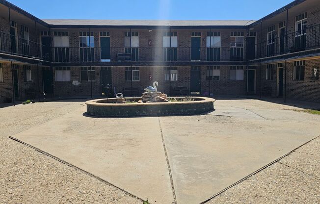 Courtyard Apartments - Pampa