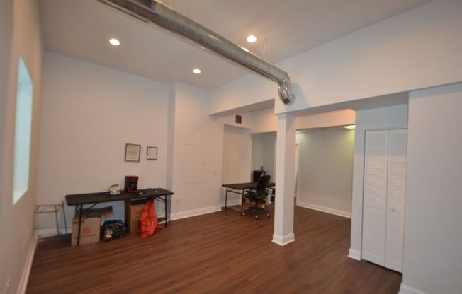4176 W Montrose