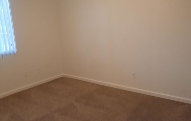 1 bed, 1 bath, 592 sqft, $925, Unit 17