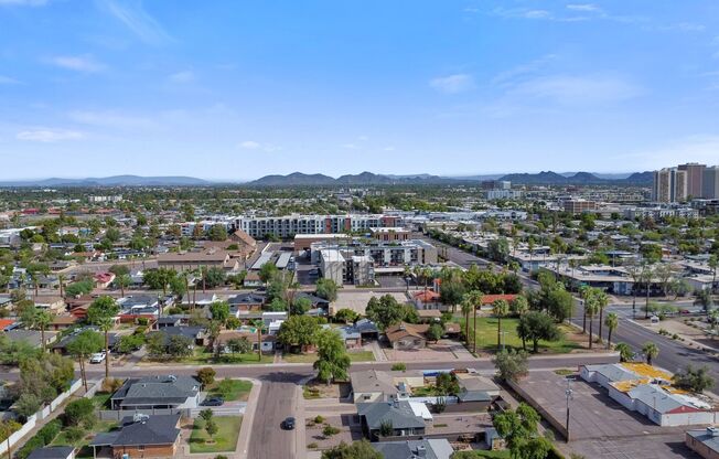 Historic District Charmer!