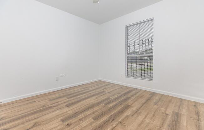 2 beds, 2 baths, 751 sqft, $899