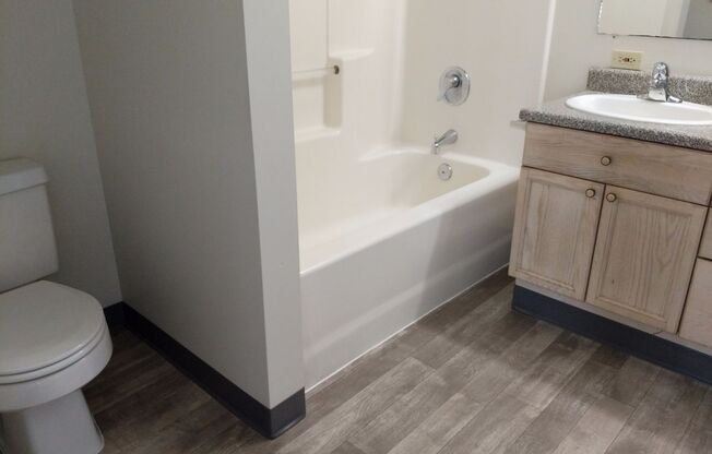 1 bed, 1 bath, 482 sqft, $1,580, Unit 506