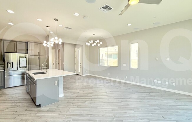 7423 E PARAISO DR