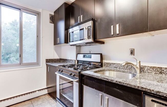 4200 Cathedral Ave NW