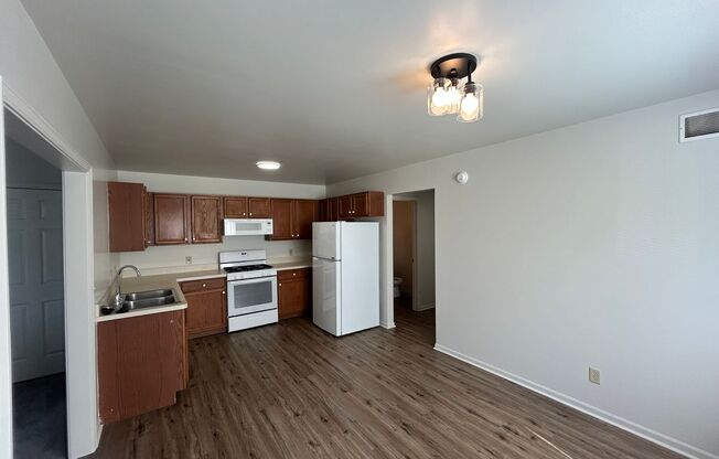 Chesterton Townhome: 2 bedroom 1.5 bath