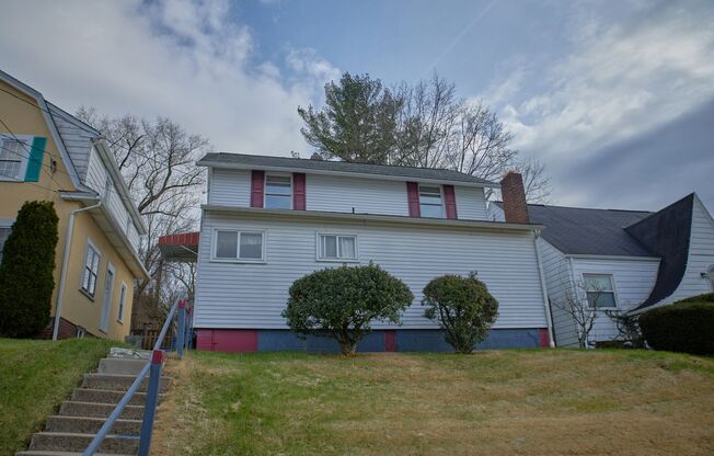 Lovely 3 bed 2 bath home in Greensburg, PA!