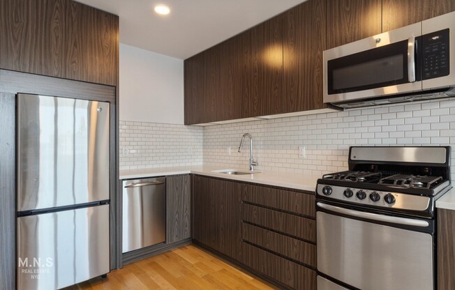 1 bed, 1 bath, $3,131, Unit 7-E