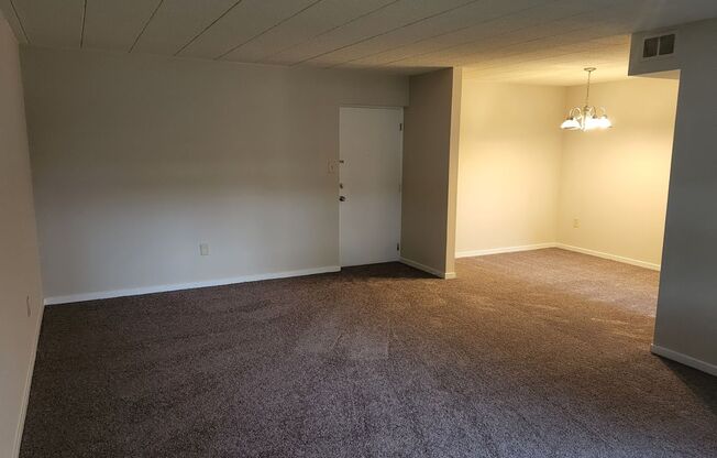 1 bed, 1 bath, 832 sqft, $940