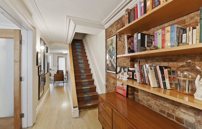 304 LAFAYETTE AVE
