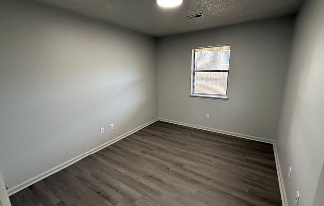 2 beds, 1 bath, 855 sqft, $1,049, Unit 3368-16