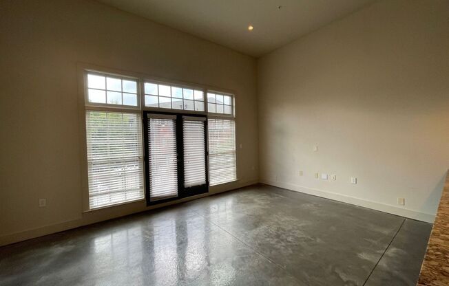 1 bed, 1 bath, 700 sqft, $1,610, Unit C1