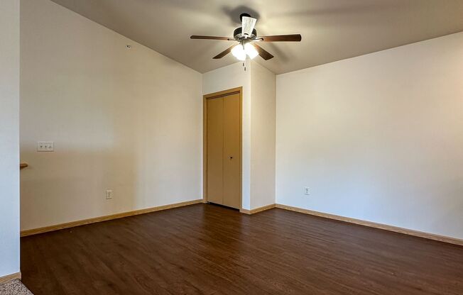 2 beds, 1 bath, 1,295 sqft, $1,440, Unit ML 515-11