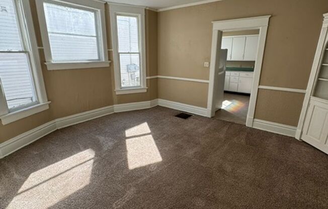 3 beds, 1 bath, $825