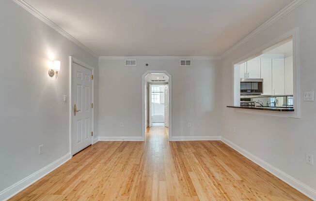 Comfy Condo in Old Town North Alexandria