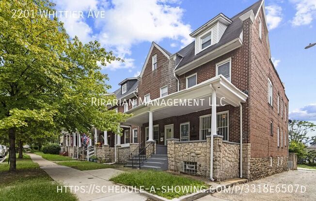 2201 WHITTIER AVE