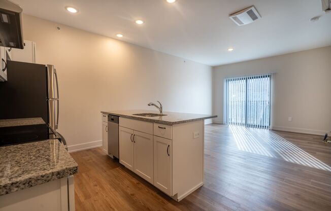 1 bed, 1 bath, 579 sqft, $1,400, Unit 24