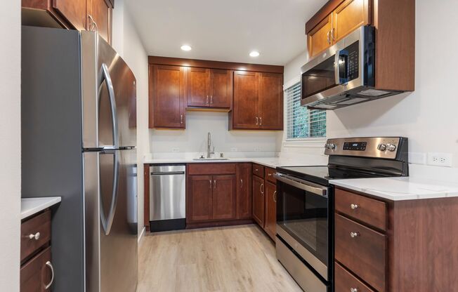 2 beds, 1 bath, 875 sqft, $2,195, Unit 14