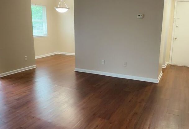 1 bed, 1 bath, 620 sqft, $930, Unit 7116J