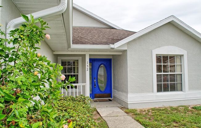Spacious 3/2 Home For Rent in Davenport with extra Florida/Sun Room!!