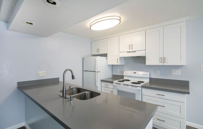 1 bed, 1 bath, 723 sqft, $1,675, Unit B23