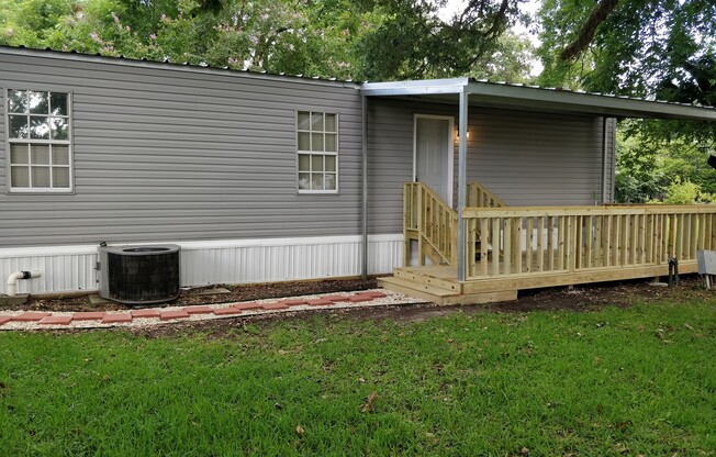 Lafayette Mobile Home For Rent by SLCC!
