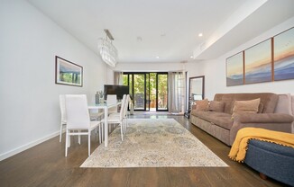 247 W 122 ST