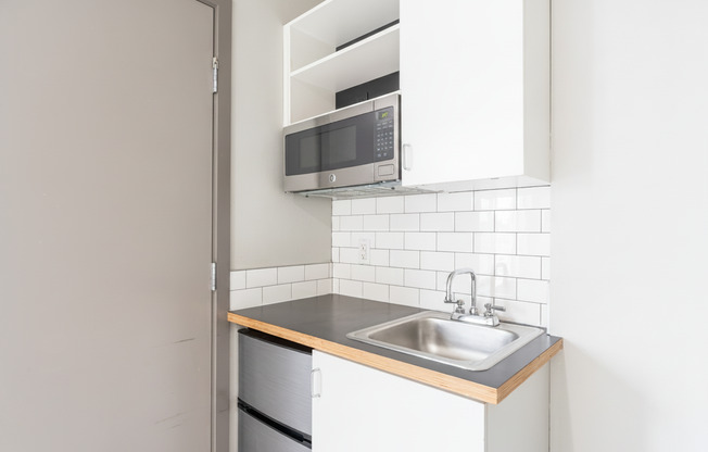 Studio, 1 bath, 152 sqft, $795, Unit 212