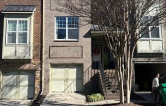 1956 COBBLESTONE CIR NE