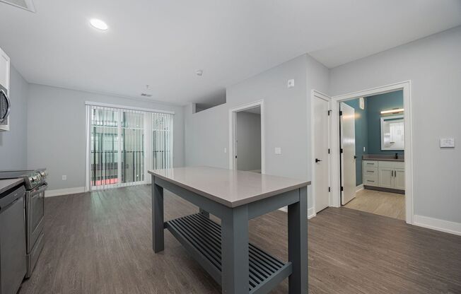 1 bed, 1 bath, $1,195, Unit 423